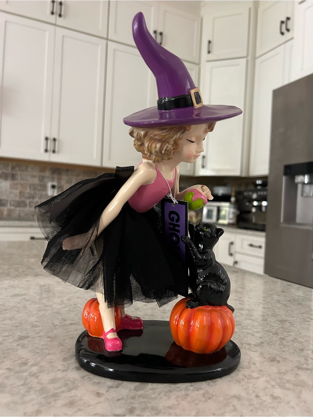 “New” Ghoulish Purple-Hat Witch Figurine with Black Cat & Pumpkins Decor